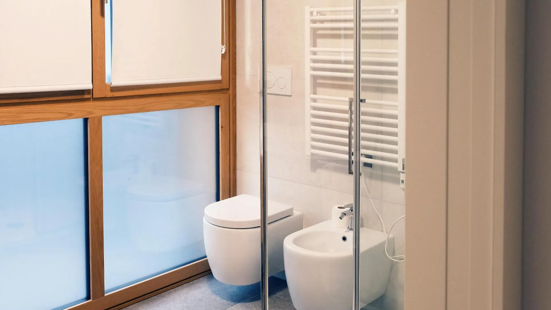Comecasa Modern Terraced & Palestra Apartment Milan