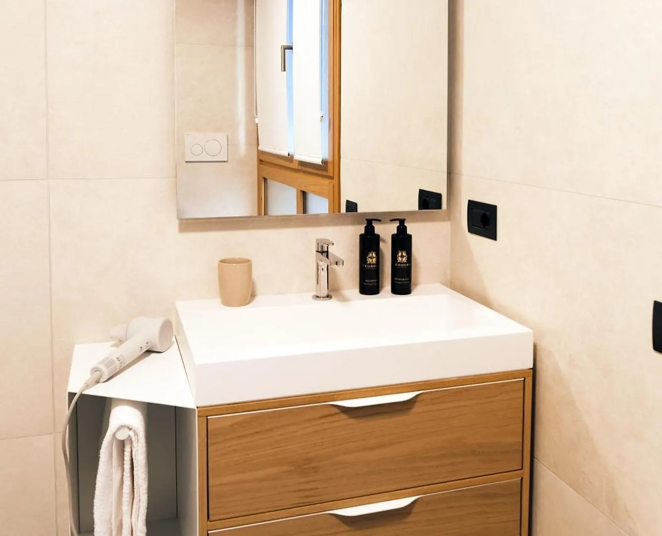 Comecasa Modern Terraced & Palestra Apartment Milan