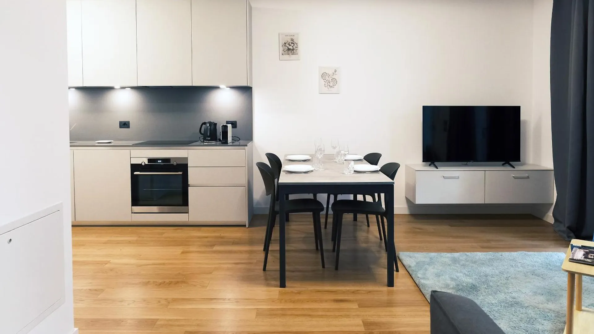 Comecasa Modern Terraced & Palestra Apartment Milan
