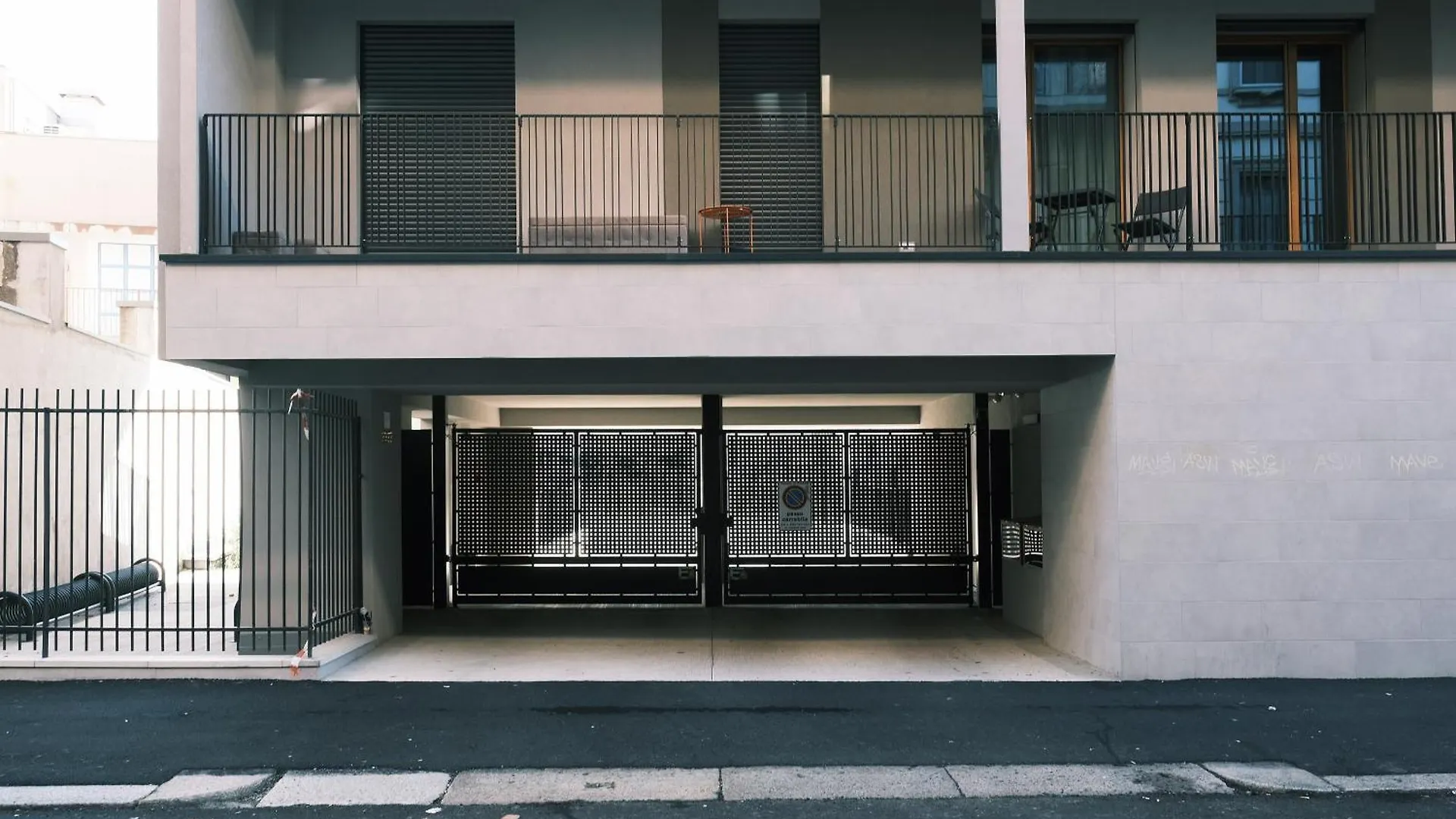 Comecasa Modern Terraced & Palestra Apartment Milan