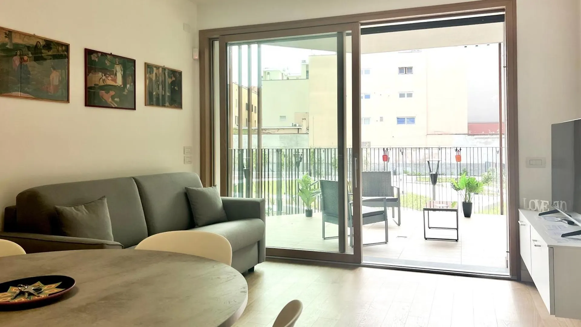 Comecasa Modern Terraced & Palestra Apartment Milan