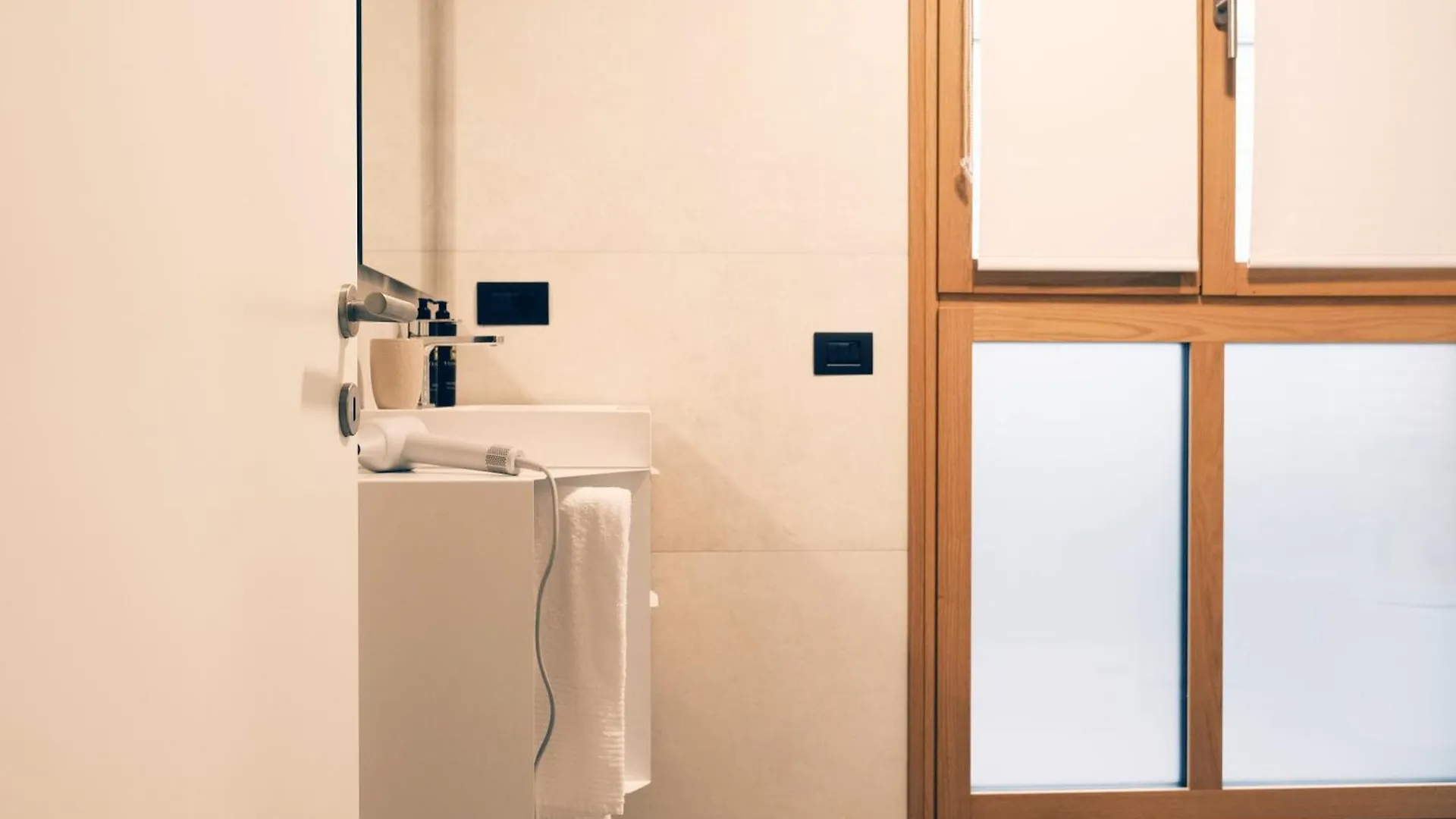 Comecasa Modern Terraced & Palestra Apartment 밀라노